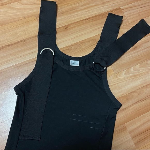 ZARA Adjustable Strap Stretch Top 🖤 - Picture 3 of 4